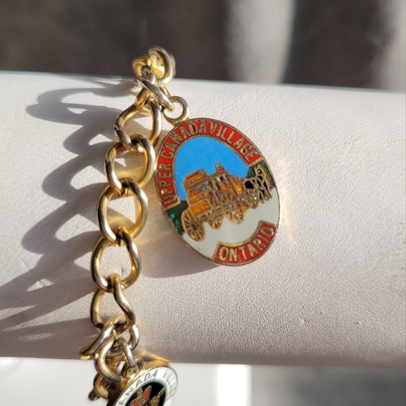 2/$12 Vintage souvenir Upper Canada Village charm bracelet GUC - Picture 4 of 5